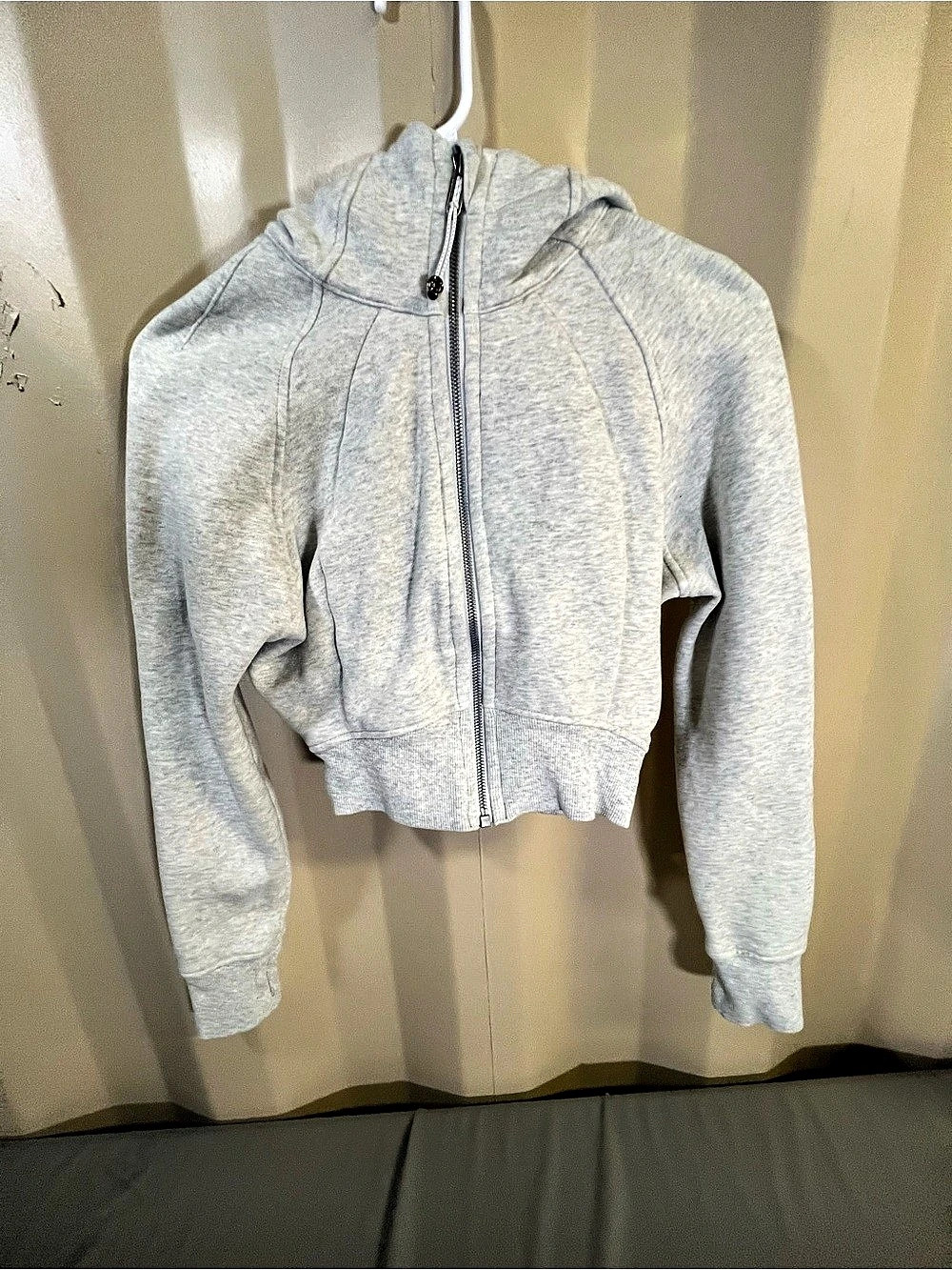 lululemon Scuba Full-Zip Cropped Hoodie Gray